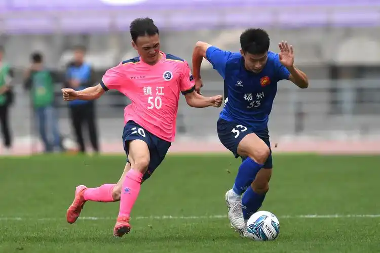欧冠对决：勒沃库森 VS 利物浦